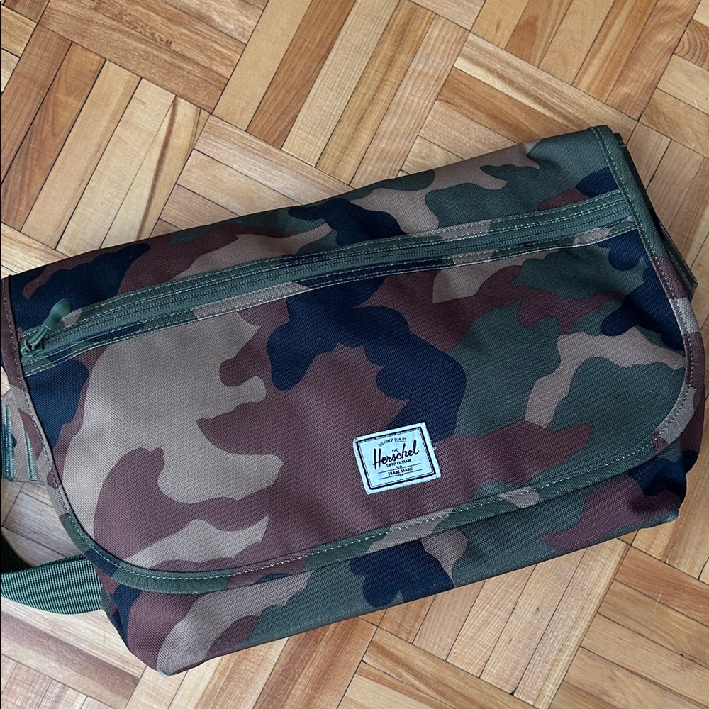 Herschel Supply Company Camouflage Messenger Bag